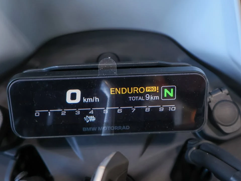2026 BMW R 12 nineT - Image 11 of 19
