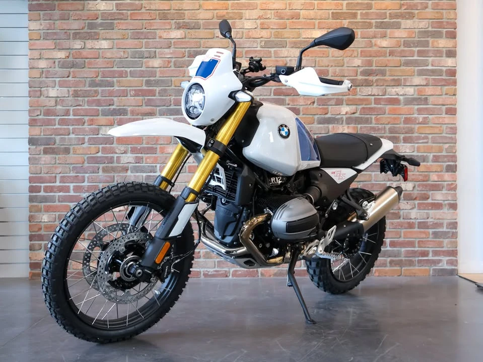 2026 BMW R 12 nineT - Image 17 of 19