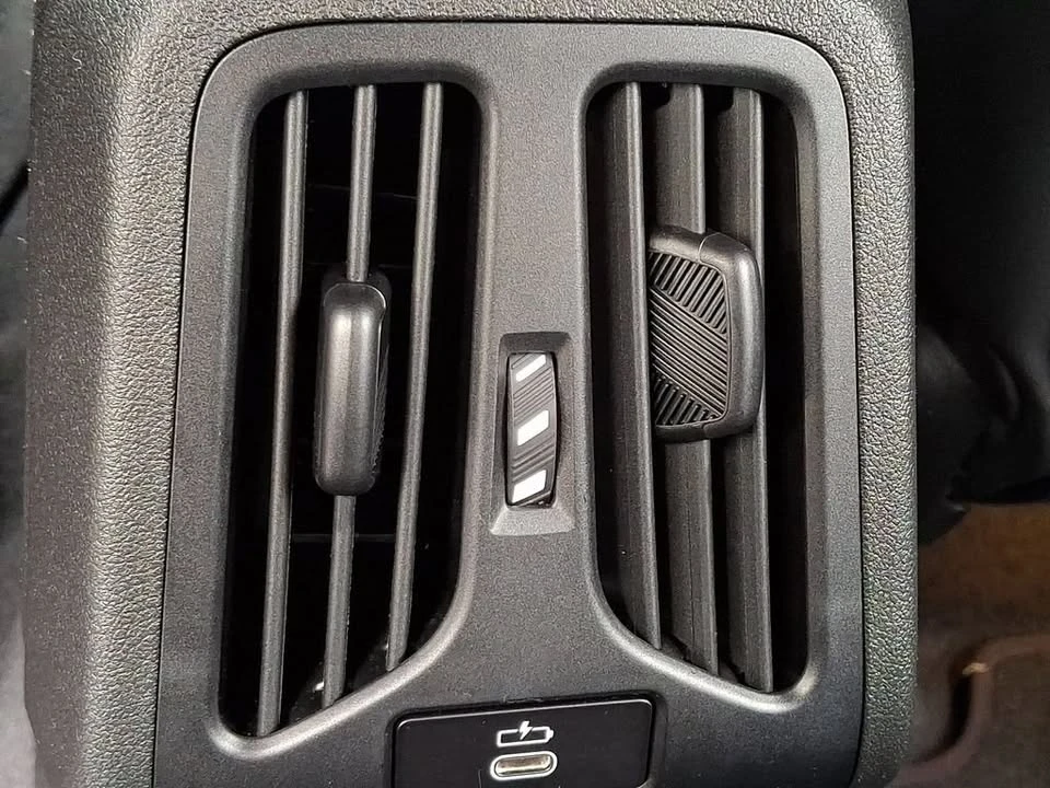 2026 BMW U11/U12 X1 - Image 11 of 20