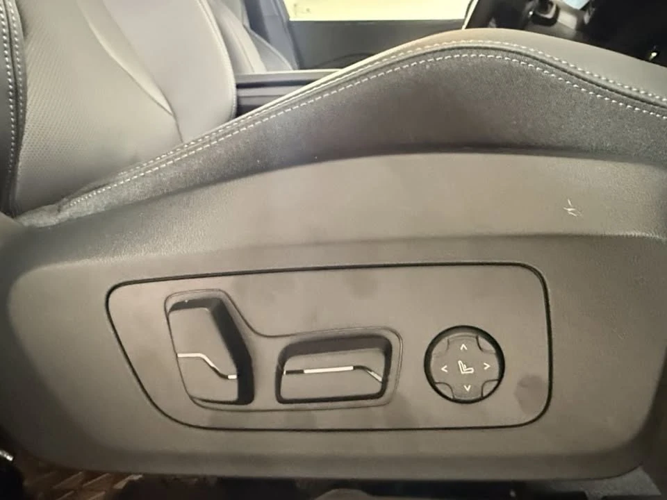 2026 BMW U11/U12 X1 - Image 16 of 20