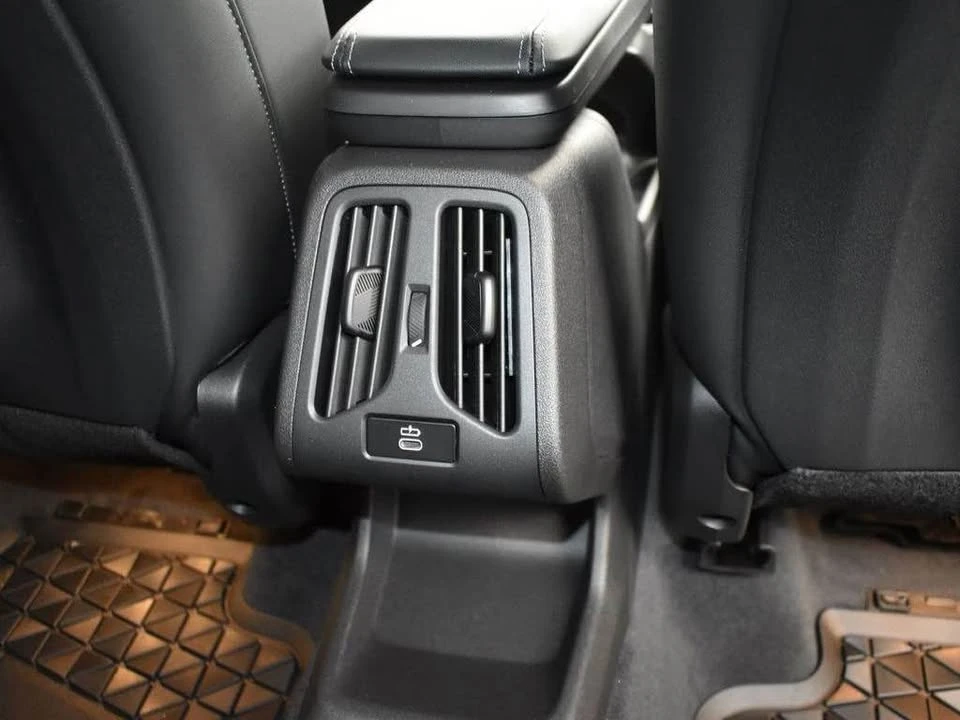 2026 BMW U11/U12 X1 - Image 8 of 10