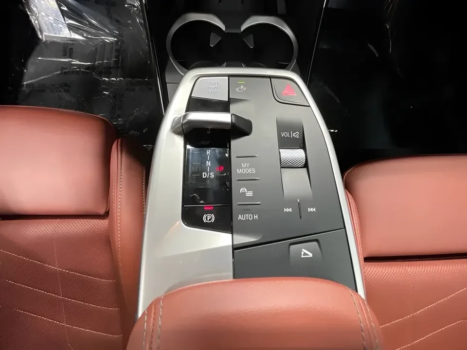 2026 BMW U10 X2 - Image 9 of 17