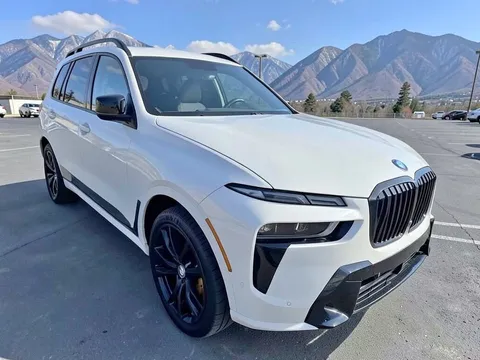 2026 BMW X7 M60i AWD