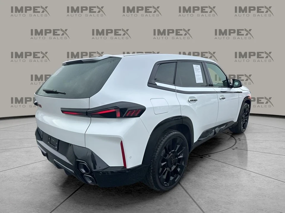 2026 BMW XM - Image 5 of 12