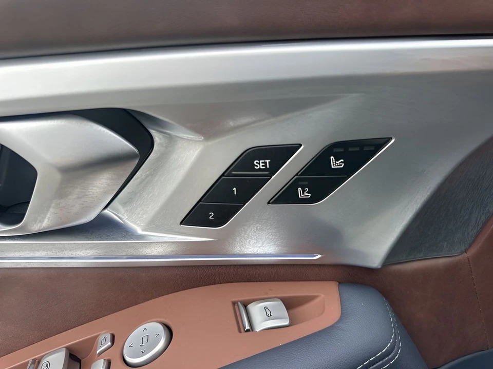 2026 BMW XM - Image 11 of 12