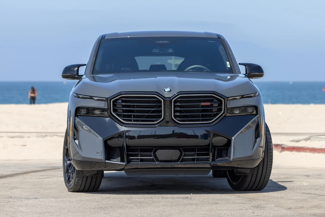 2026 BMW XM - Image 2 of 31