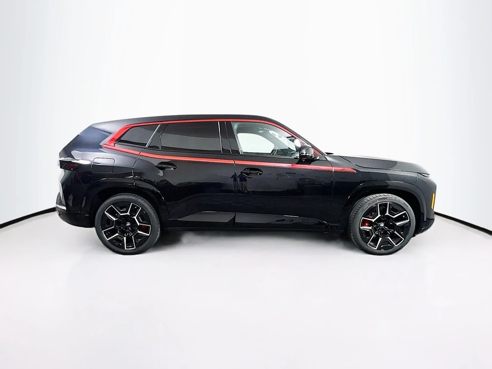 2026 BMW XM - Image 9 of 21