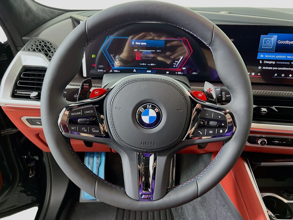2026 BMW XM - Image 14 of 21