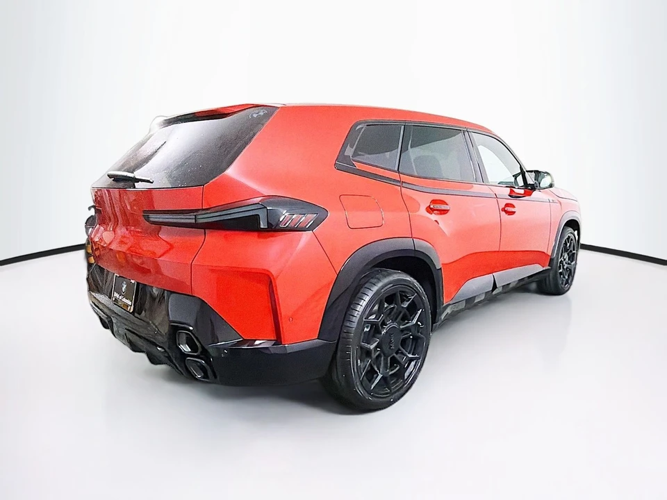2026 BMW XM - Image 8 of 21