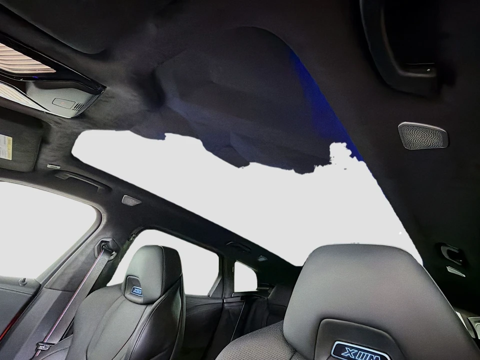 2026 BMW XM - Image 16 of 21