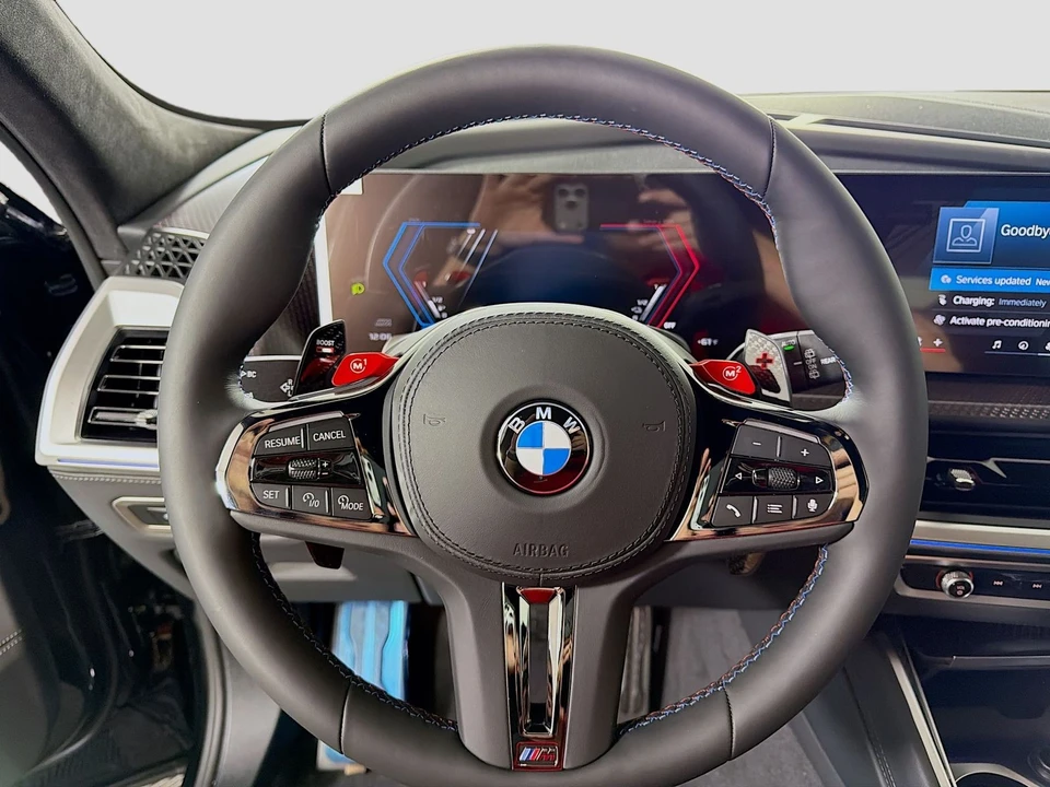 2026 BMW XM - Image 14 of 21