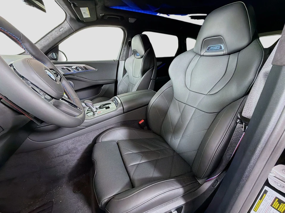 2026 BMW XM - Image 13 of 21