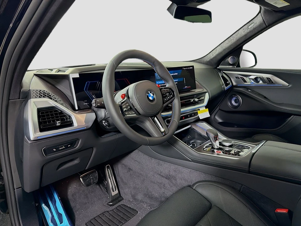 2026 BMW XM - Image 11 of 21