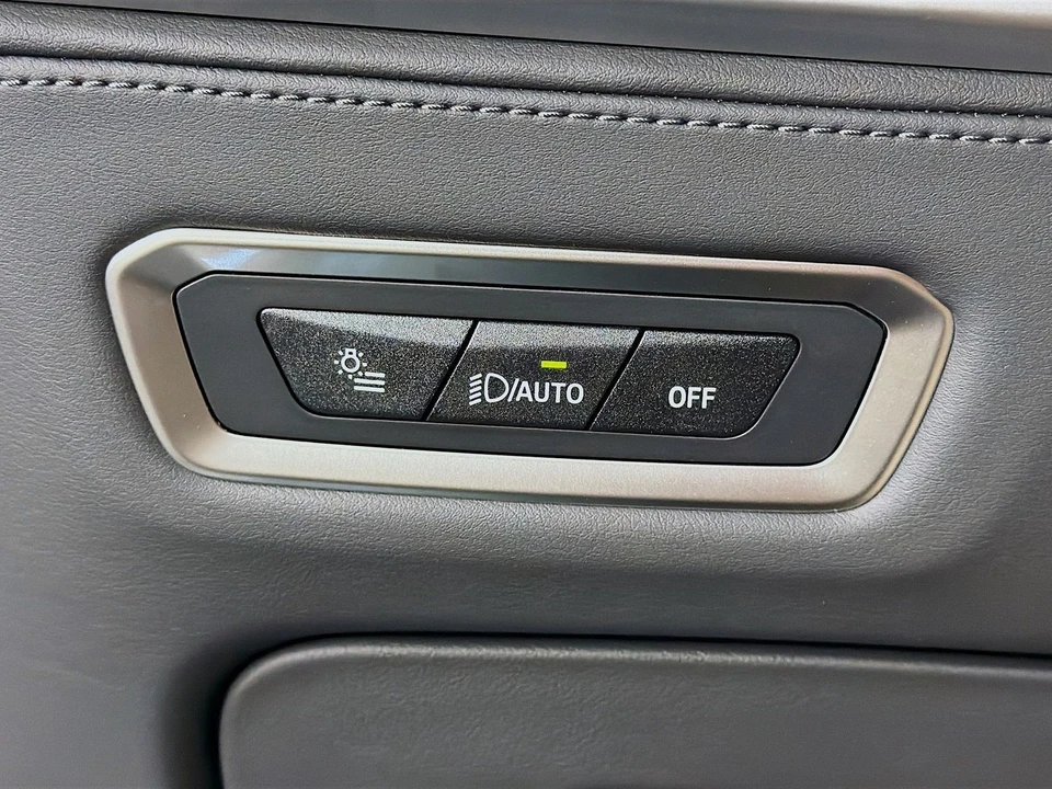 2026 BMW XM - Image 12 of 21