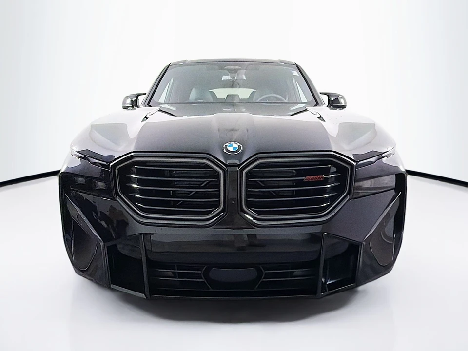 2026 BMW XM - Image 2 of 21