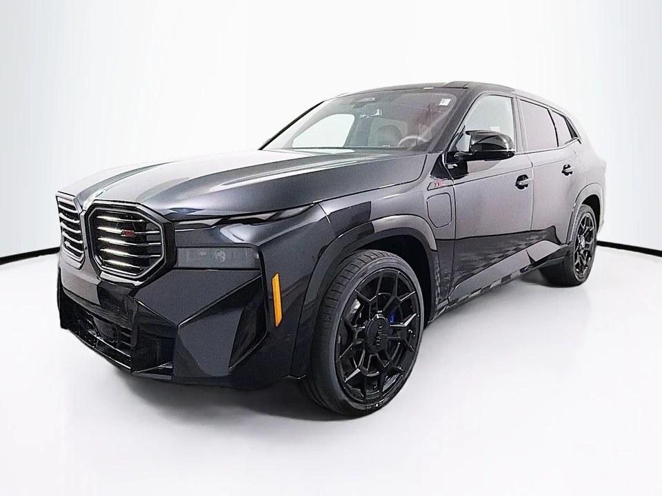 2026 BMW XM - Image 4 of 21