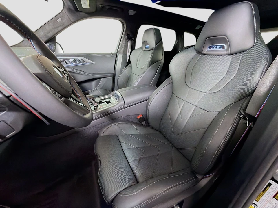 2026 BMW XM - Image 13 of 21