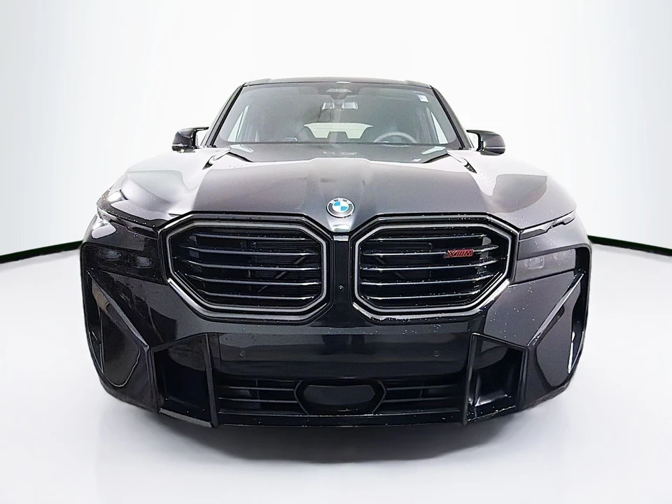 2026 BMW XM - Image 2 of 21