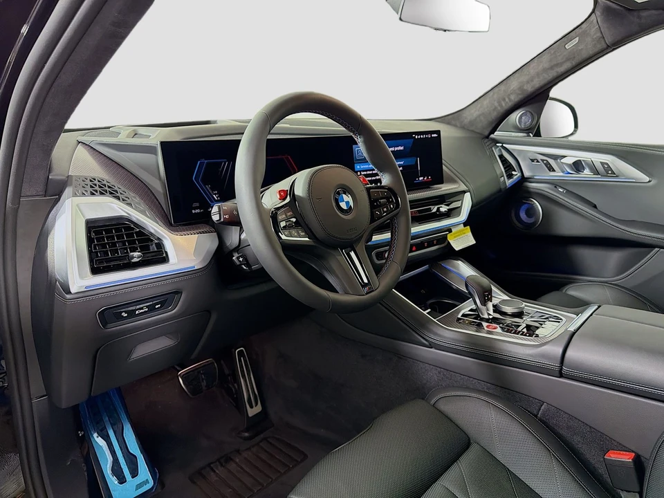 2026 BMW XM - Image 11 of 21