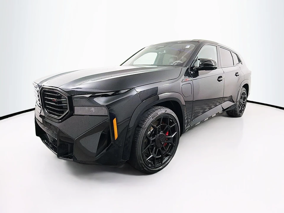 2026 BMW XM - Image 4 of 21