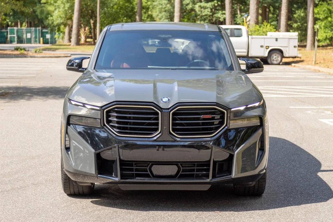 2026 BMW XM - Image 2 of 17