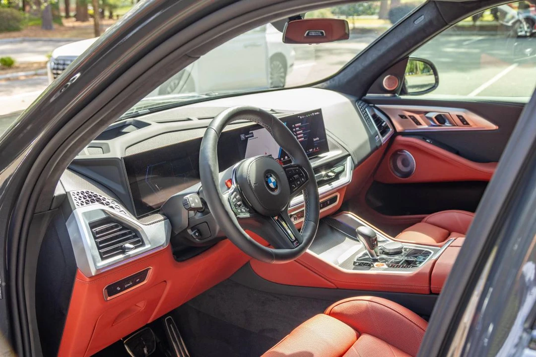 2026 BMW XM - Image 6 of 17