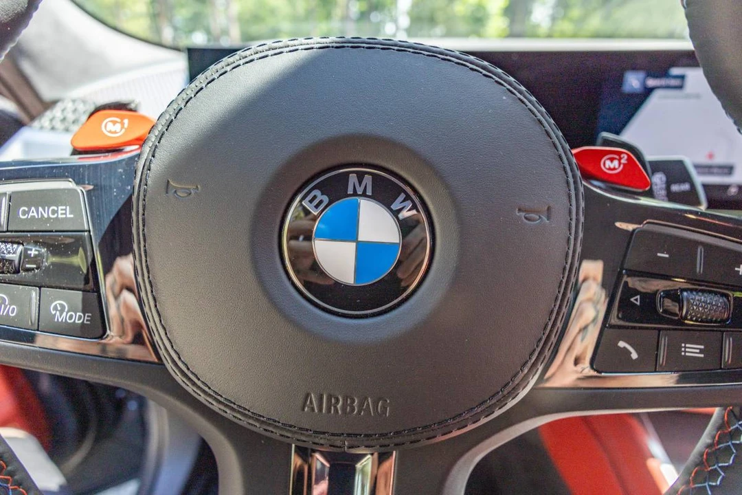 2026 BMW XM - Image 15 of 17