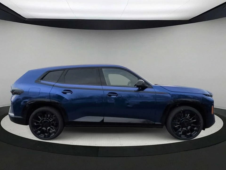 2026 BMW XM - Image 9 of 20
