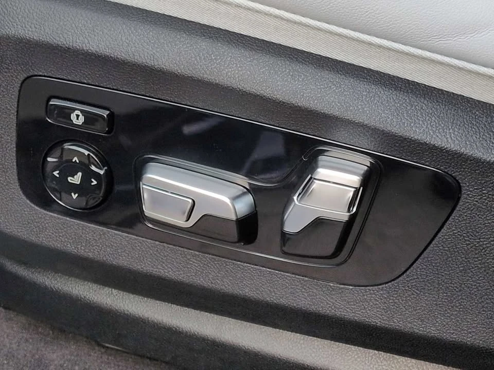 2026 BMW XM - Image 18 of 20