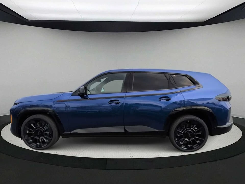 2026 BMW XM - Image 5 of 20