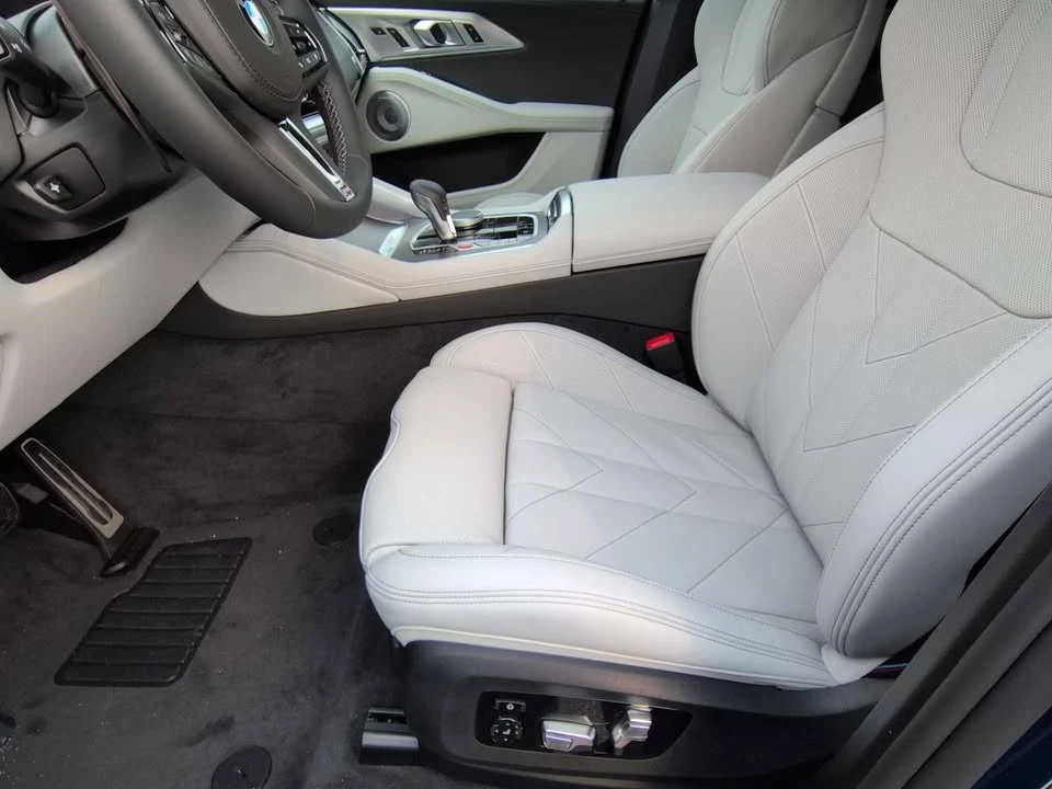 2026 BMW XM - Image 17 of 20