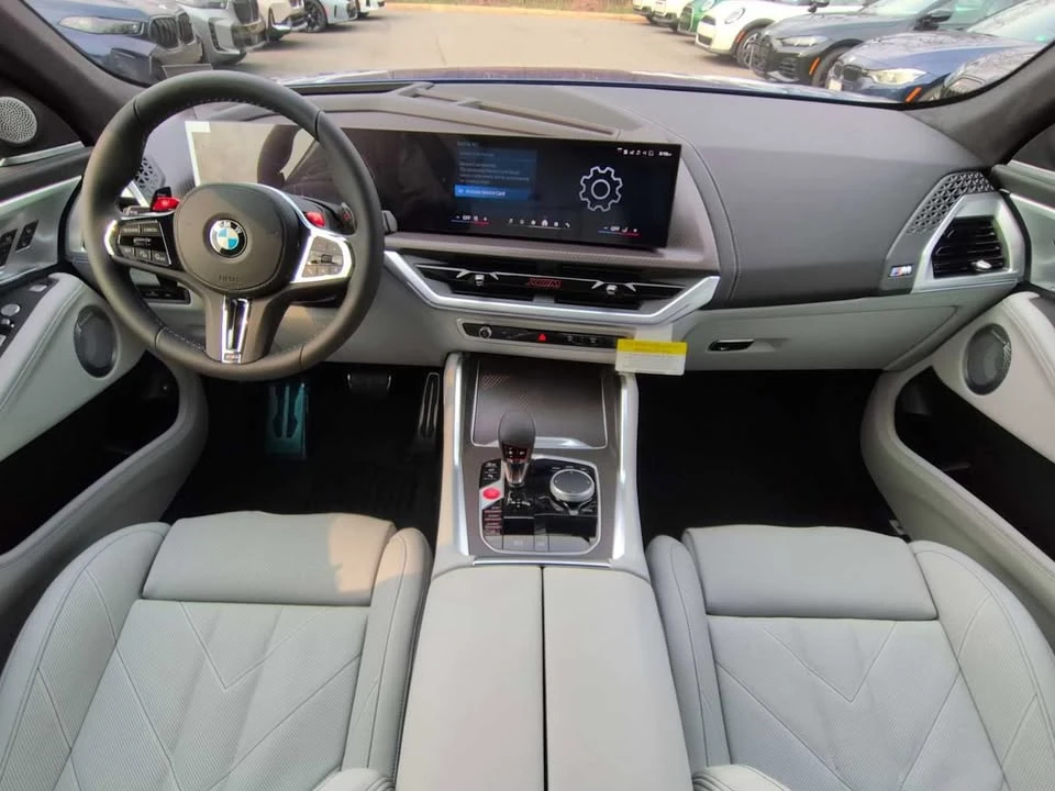2026 BMW XM - Image 16 of 20