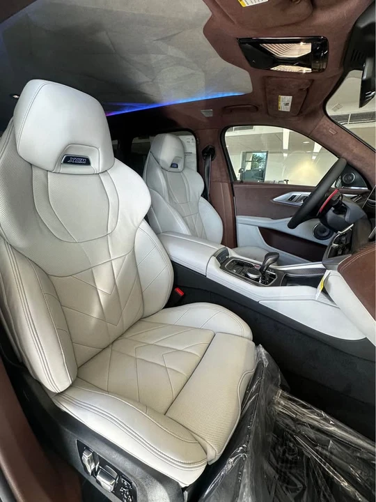 2026 BMW XM - Image 16 of 20