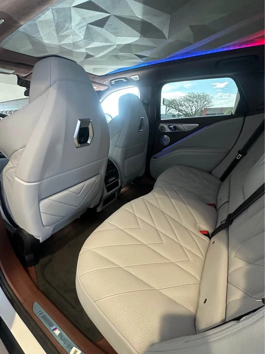 2026 BMW XM - Image 12 of 20
