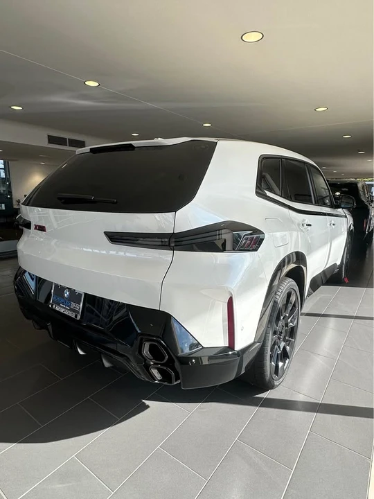 2026 BMW XM - Image 7 of 20