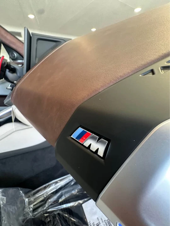 2026 BMW XM - Image 18 of 20