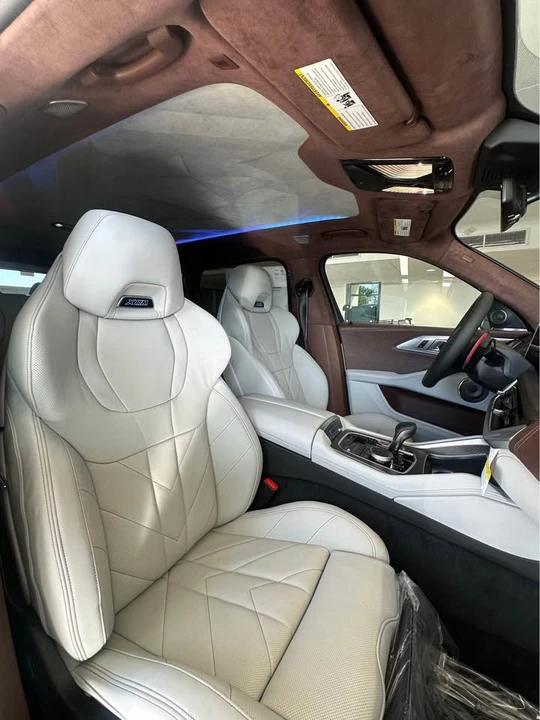 2026 BMW XM - Image 17 of 20