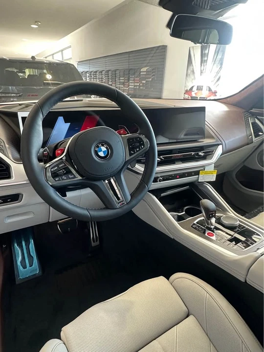 2026 BMW XM - Image 10 of 20