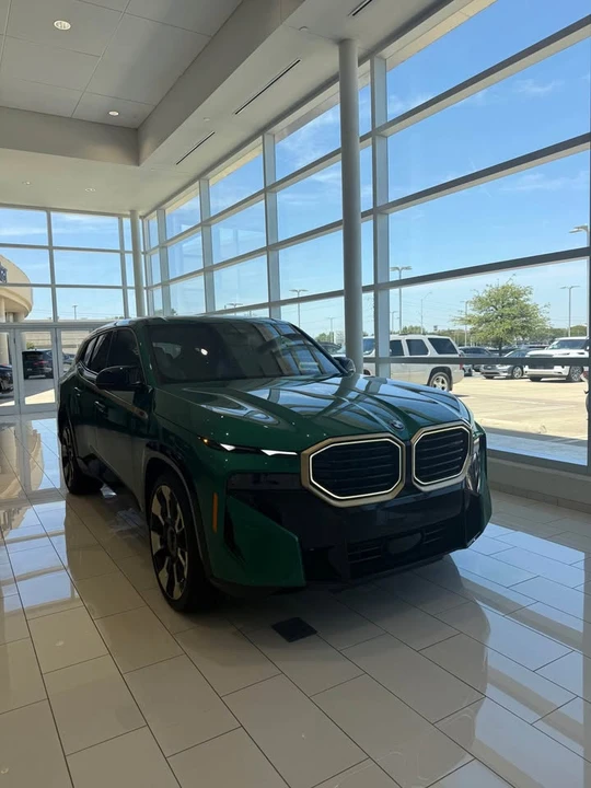 2026 BMW XM - Image 4 of 12