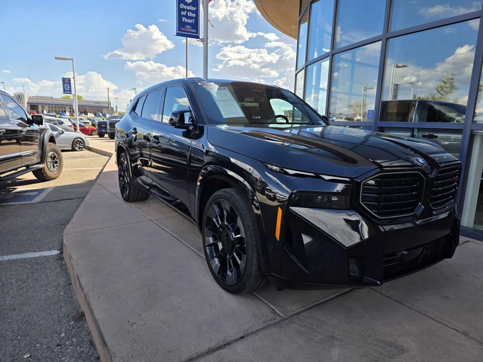2026 BMW XM - Image 2 of 20