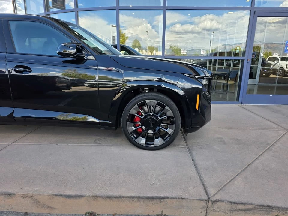 2026 BMW XM - Image 3 of 20