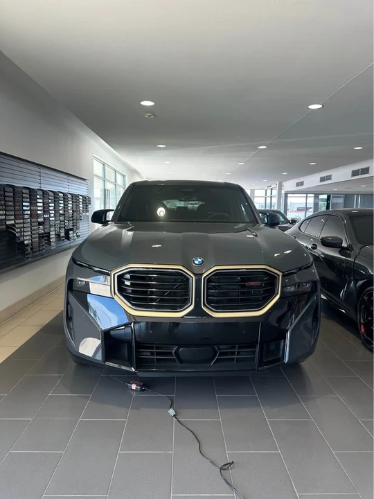 2026 BMW XM - Image 2 of 7