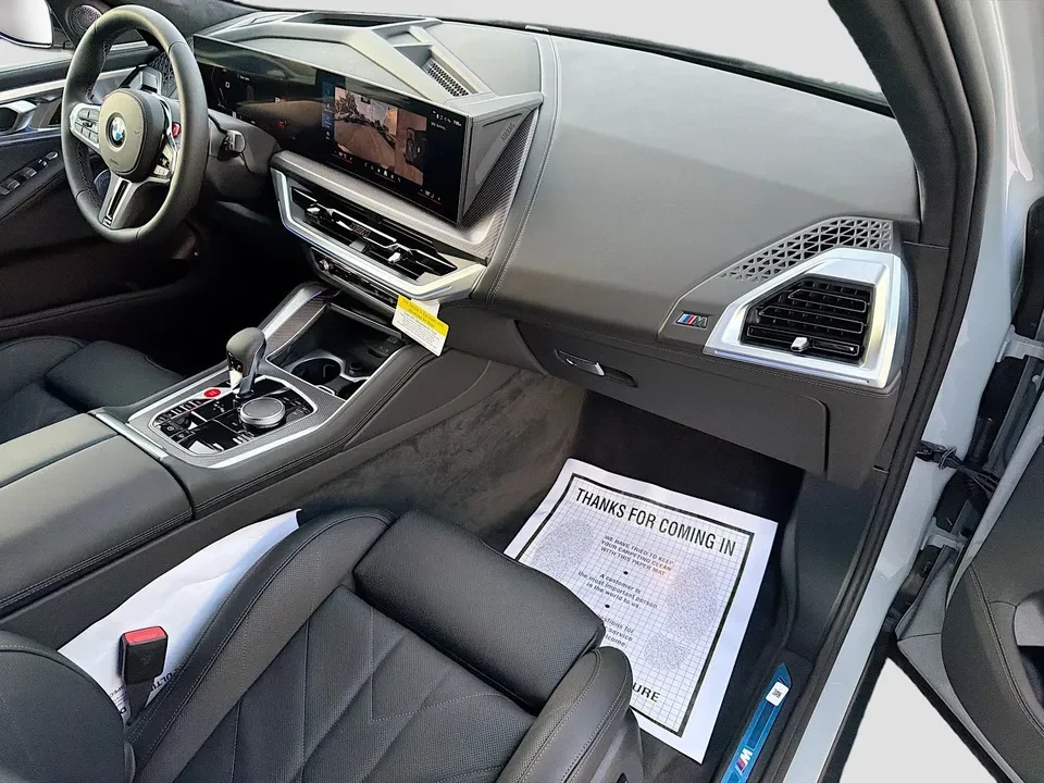 2026 BMW XM - Image 13 of 20