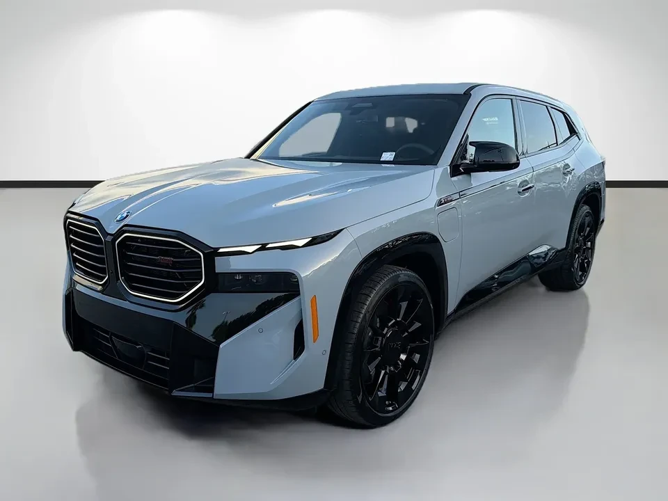 2026 BMW XM - Image 7 of 20