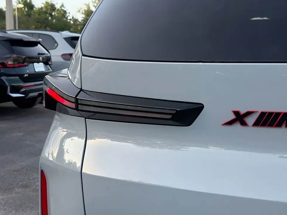 2026 BMW XM - Image 10 of 20