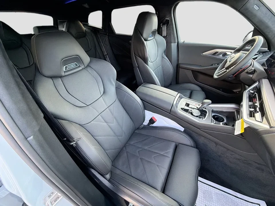 2026 BMW XM - Image 14 of 20