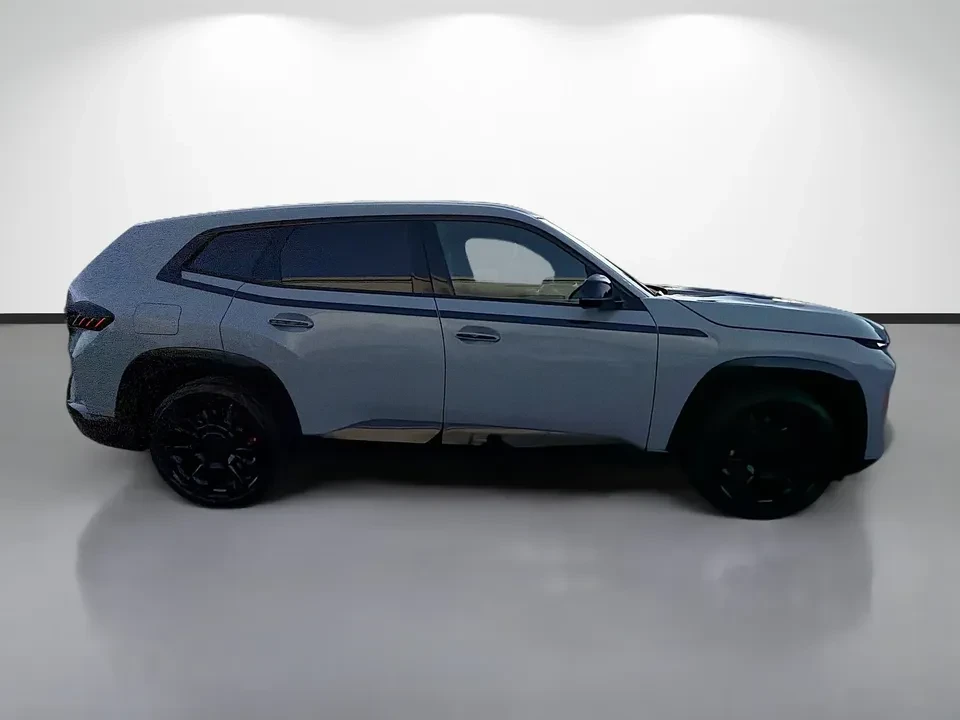 2026 BMW XM - Image 2 of 20