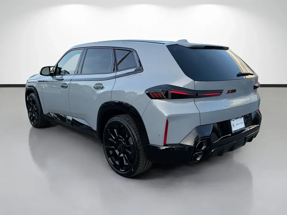 2026 BMW XM - Image 5 of 20
