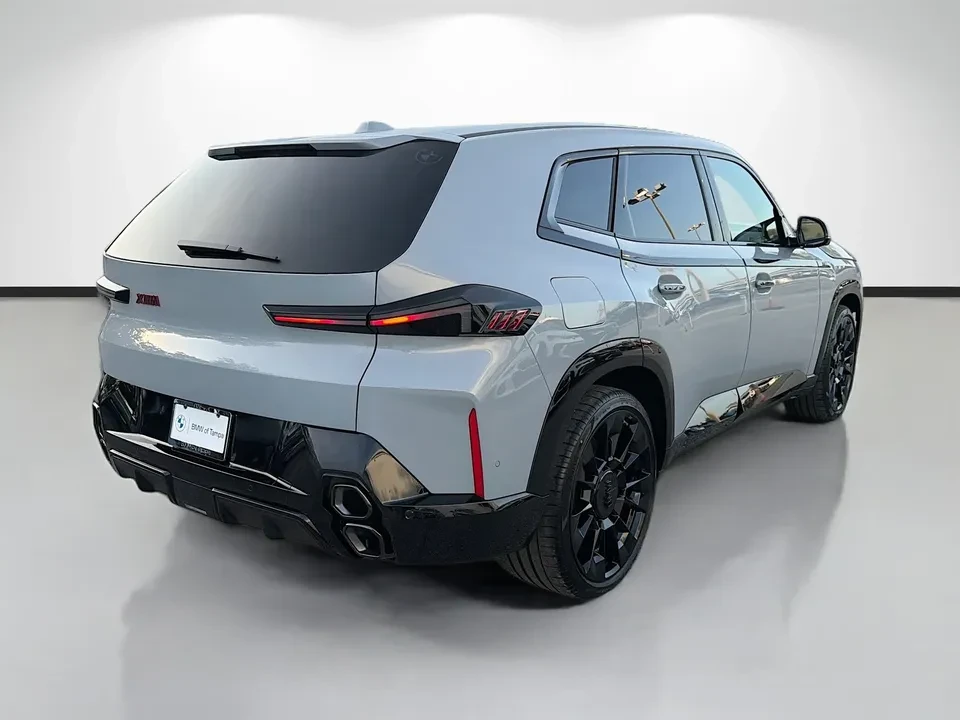2026 BMW XM - Image 3 of 20