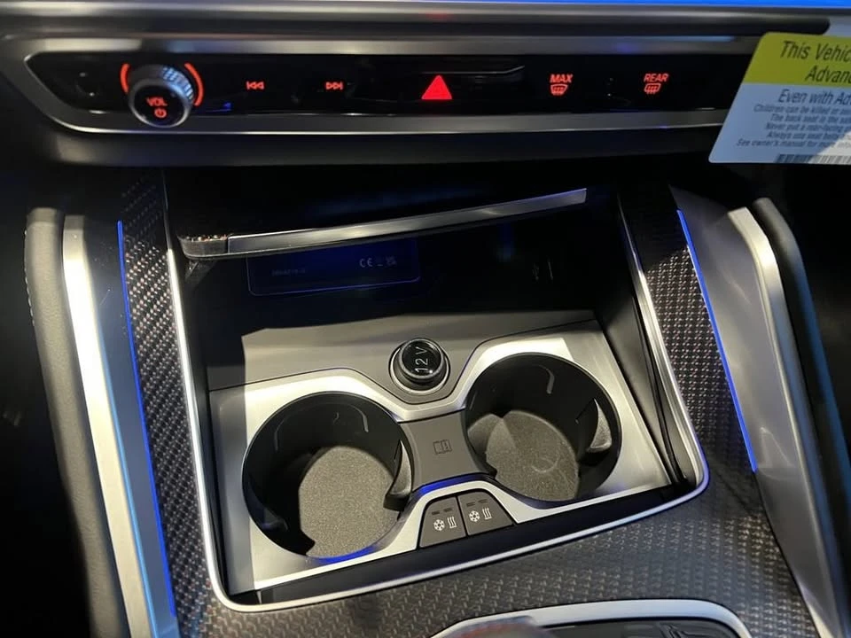 2026 BMW XM - Image 17 of 20